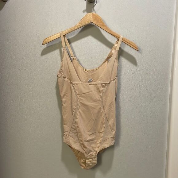 Maidenform woman’s nude bodysuit - Picture 1 of 10
